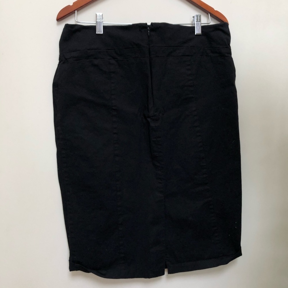 🌹New York & Company | Black Mid Skirt - Picture 3 of 3